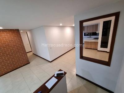 Apartamento de 3 alcobas en arriendo en El Poblado, Medellín, 130 m² · foto 9 de 18