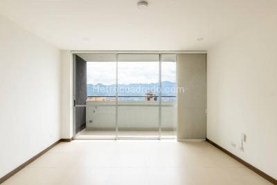 Apartamento de 1 alcoba en arriendo en Loma De Los Gonzalez, Medellín, 63 m² · foto 3 de 19