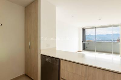 Apartamento de 1 alcoba en arriendo en Loma De Los Gonzalez, Medellín, 63 m² · foto 8 de 19