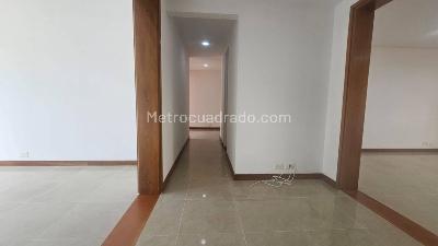 Apartamento de 3 alcobas en arriendo en Las Lomas, Medellín, 138 m² · foto 10 de 18