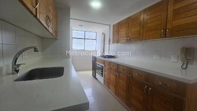 Apartamento de 3 alcobas en arriendo en Las Lomas, Medellín, 138 m² · foto 12 de 18