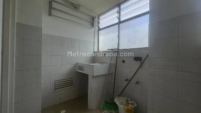Apartamento de 3 alcobas en arriendo en Las Lomas, Medellín, 138 m² · foto 16 de 18
