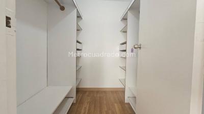 Apartamento de 3 alcobas en arriendo en Las Lomas, Medellín, 138 m² · foto 4 de 18