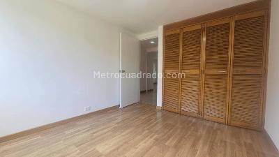 Apartamento de 3 alcobas en arriendo en Las Lomas, Medellín, 138 m² · foto 5 de 18