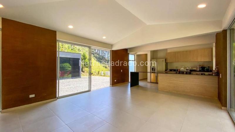 3BR House in El Retiro Campestre (220 m²)