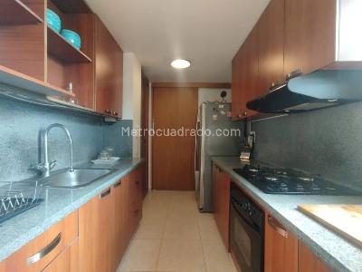 Apartamento de 2 alcobas en arriendo en Loma De Los Parra, Medellín, 110 m² · foto 10 de 16