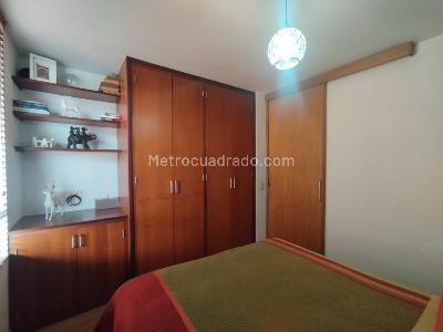 Apartamento de 2 alcobas en arriendo en Loma De Los Parra, Medellín, 110 m² · foto 11 de 16