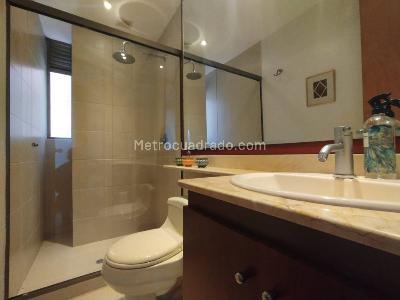 Apartamento de 2 alcobas en arriendo en Loma De Los Parra, Medellín, 110 m² · foto 14 de 16