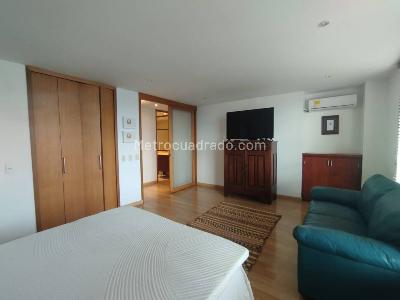 Apartamento de 2 alcobas en arriendo en Loma De Los Parra, Medellín, 110 m² · foto 8 de 16