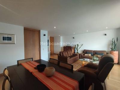 Apartamento de 2 alcobas en arriendo en Loma De Los Parra, Medellín, 110 m² · foto 9 de 16