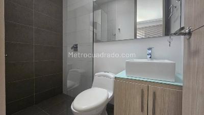 Casa de 4 alcobas en arriendo en La Sebastiana, Envigado, 221 m² · foto 11 de 20