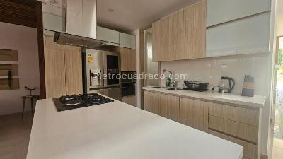 Casa de 4 alcobas en arriendo en La Sebastiana, Envigado, 221 m² · foto 18 de 20