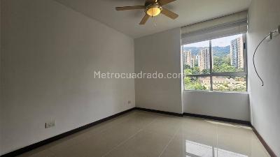 Apartamento de 3 alcobas en arriendo en Los Balsos, Medellín, 117 m² · foto 11 de 17