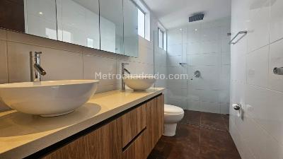 Apartamento de 3 alcobas en arriendo en Los Balsos, Medellín, 117 m² · foto 14 de 17