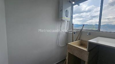 Apartamento de 3 alcobas en arriendo en Los Balsos, Medellín, 117 m² · foto 17 de 17