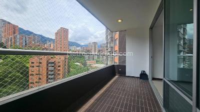 Apartamento de 3 alcobas en arriendo en Los Balsos, Medellín, 117 m² · foto 2 de 17
