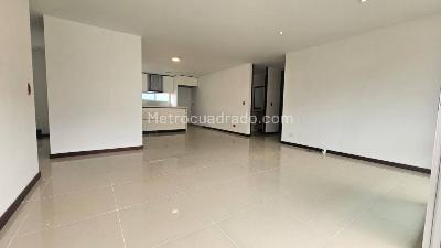 Apartamento de 3 alcobas en arriendo en Los Balsos, Medellín, 117 m² · foto 4 de 17
