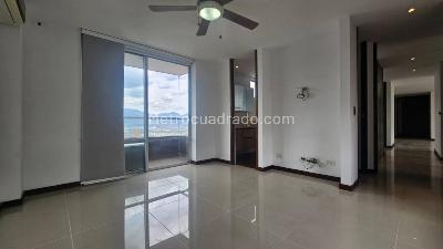 Apartamento de 3 alcobas en arriendo en Los Balsos, Medellín, 117 m² · foto 5 de 17