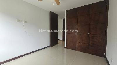 Apartamento de 3 alcobas en arriendo en Los Balsos, Medellín, 117 m² · foto 8 de 17
