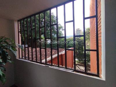 Apartamento de 3 alcobas en arriendo en Laureles, Medellín, 90 m² · foto 10 de 18