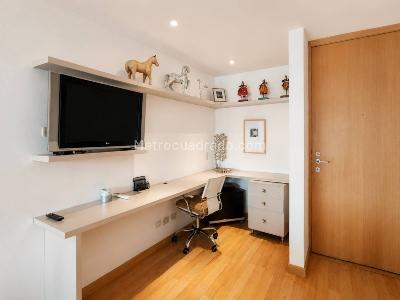 Apartamento de 2 alcobas en arriendo en Loma De Los Parra, Medellín, 110 m² · foto 5 de 16