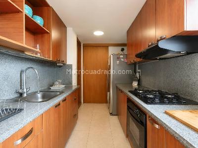 Apartamento de 2 alcobas en arriendo en Loma De Los Parra, Medellín, 110 m² · foto 7 de 16