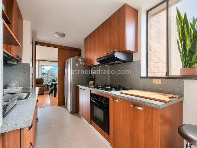 Apartamento de 2 alcobas en arriendo en Loma De Los Parra, Medellín, 110 m² · foto 8 de 16