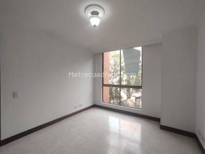 Apartamento de 2 alcobas en arriendo en Patio Bonito, Medellín, 75 m² · foto 2 de 16