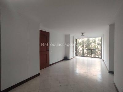 Apartamento de 2 alcobas en arriendo en Patio Bonito, Medellín, 75 m² · foto 3 de 16