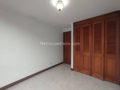 Apartamento de 2 alcobas en arriendo en Patio Bonito, Medellín, 75 m² · foto 7 de 16