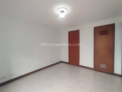 Apartamento de 2 alcobas en arriendo en Patio Bonito, Medellín, 75 m² · foto 9 de 16