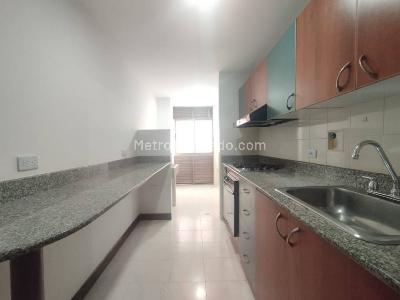 Apartamento de 2 alcobas en arriendo en Patio Bonito, Medellín, 75 m² · foto 11 de 16