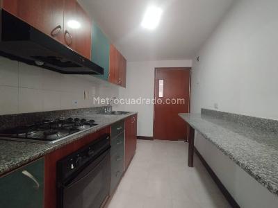 Apartamento de 2 alcobas en arriendo en Patio Bonito, Medellín, 75 m² · foto 12 de 16