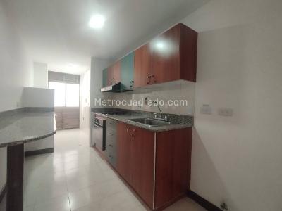 Apartamento de 2 alcobas en arriendo en Patio Bonito, Medellín, 75 m² · foto 13 de 16