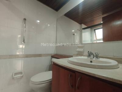Apartamento de 2 alcobas en arriendo en Patio Bonito, Medellín, 75 m² · foto 15 de 16