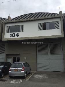 Warehouse for rent in Aeropuerto, Rionegro