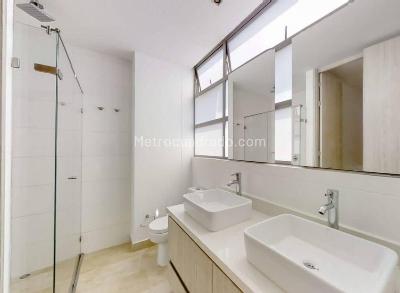 Apartamento en arriendo en Castropol, Medellín · foto 10 de 12