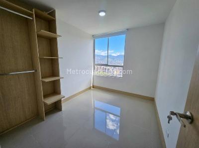 Apartamento de 2 alcobas en arriendo en Loma Del Indio, Medellín, 81 m² · foto 11 de 16