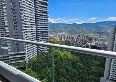 Apartamento de 2 alcobas en arriendo en Loma Del Indio, Medellín, 81 m² · foto 2 de 16