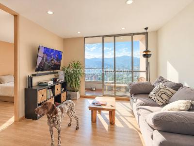 Apartamento de 1 alcoba en arriendo en Loma De Los Gonzalez, Medellín, 52 m² · foto 2 de 13