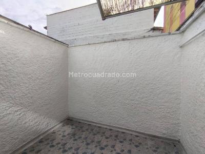 Apartaestudio en arriendo en Laureles, Medellín · foto 2 de 8