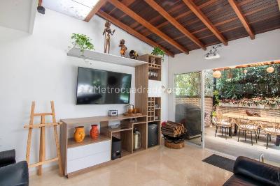 Casa en arriendo en Castropol, Medellín · foto 2 de 10