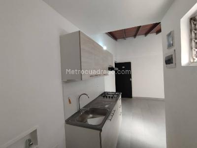 Apartaestudio en arriendo en Laureles, Medellín · foto 3 de 9