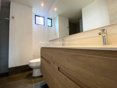 Apartaestudio en arriendo en Loma De Los Gonzalez, Medellín · foto 14 de 16