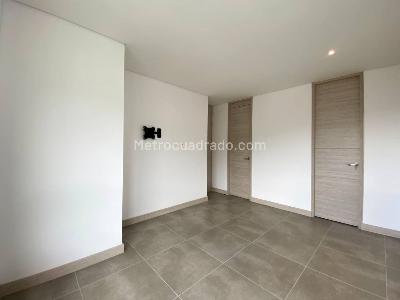 Apartaestudio en arriendo en Loma De Los Gonzalez, Medellín · foto 12 de 16