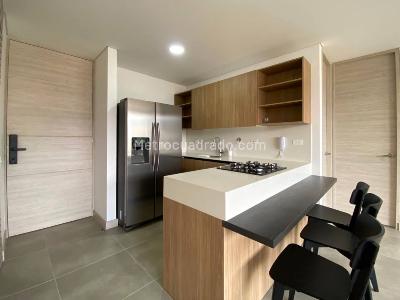 Apartaestudio en arriendo en Loma De Los Gonzalez, Medellín · foto 7 de 16