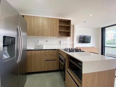 Apartaestudio en arriendo en Loma De Los Gonzalez, Medellín · foto 9 de 16