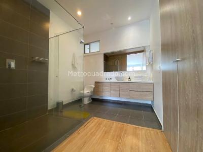 Apartamento de 2 alcobas en arriendo en Loma De Los Parra, Medellín, 97 m² · foto 14 de 17