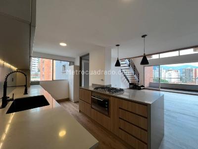 Apartamento de 3 alcobas en arriendo en Los Balsos, Medellín, 200 m² · foto 2 de 16