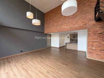 Apartamento de 3 alcobas en arriendo en Los Balsos, Medellín, 200 m² · foto 4 de 16